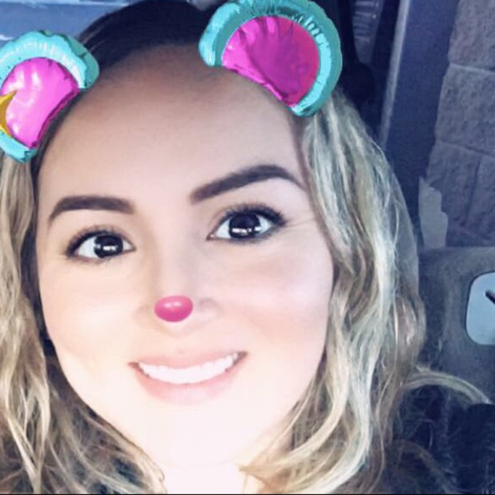 Meet your Posher, Laura
